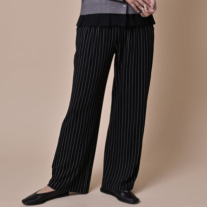 363050